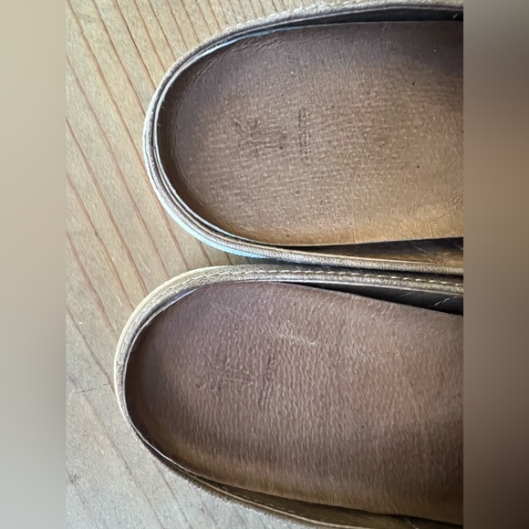 FRYE ⭐️ Slides Size 9 - Picture 3 of 5